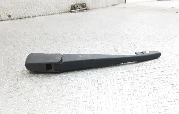 Nissan Pathfinder R51 Rear wiper blade arm