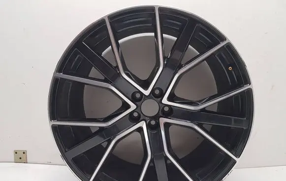 Audi Q7 4M R22 alloy rim 4M0601025DP