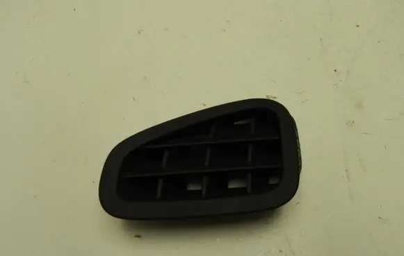 Rear air vent grill