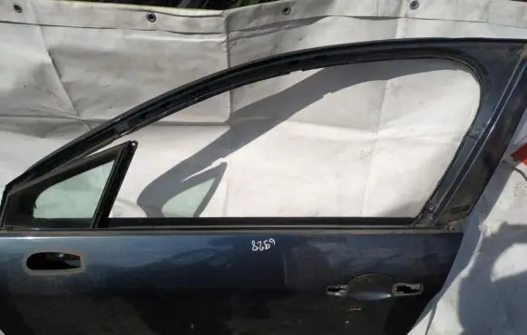 Citroen C5 Front door melynos