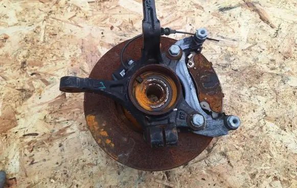 Hyundai i10 Front wheel hub spindle knuckle