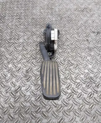 Volvo V70 Accelerator throttle pedal