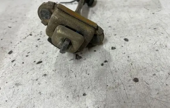 Peugeot 407 Rear door check strap stopper