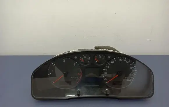 Audi A4 S4 B5 8D Speedometer (instrument cluster) 8D0920900M