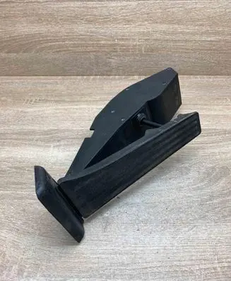 BMW 5 E39 Accelerator throttle pedal 6753053