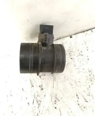 Volkswagen PASSAT B6 Mass air flow meter 074906461B 0281002461