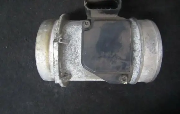 Audi A4 S4 B5 8D Mass air flow meter 059906461D AFH70-25C
