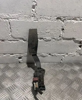 Opel Insignia A Accelerator throttle pedal 13237352
