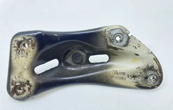 Skoda Octavia Mk2 (1Z) Fender mounting bracket 1Z0810579A