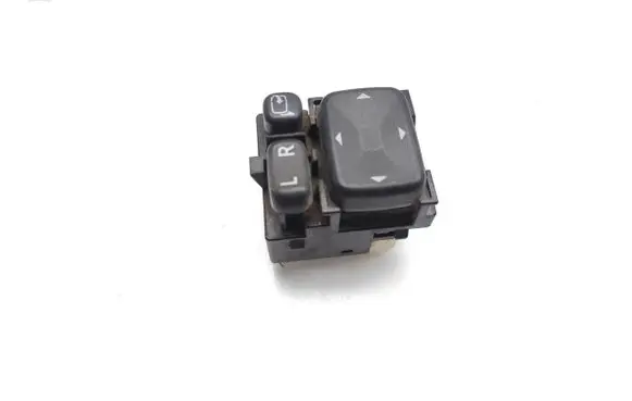 Isuzu Rodeo Wing mirror switch 183655