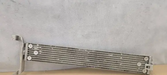 Volkswagen Amarok Engine oil radiator 2H6317019AL Z6818003