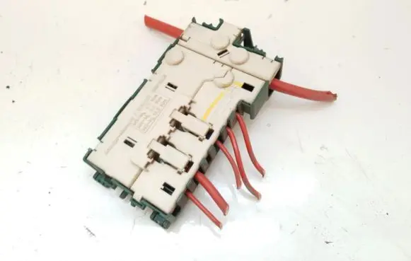BMW 5 E39 Fuse box set 8370640