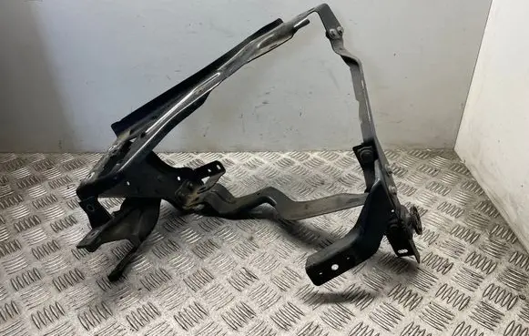 Mercedes-Benz C W204 Headlight/headlamp mounting bracket A2046201191