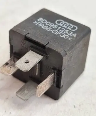 Audi A4 S4 B6 8E 8H Other relay 8D0951253A 080104 PA66GF30