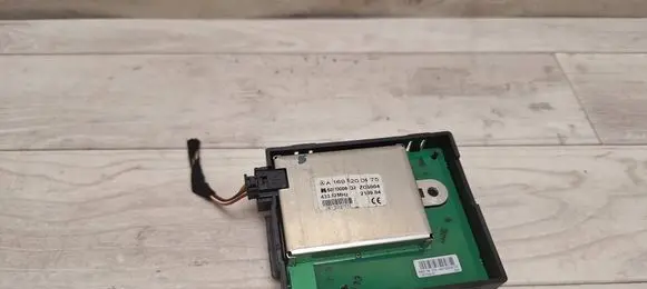 Mercedes-Benz A W169 Aerial antenna amplifier A1698200475 50110009 06170201573