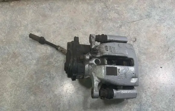 Porsche Macan (95B) Rear brake caliper 95B615405E