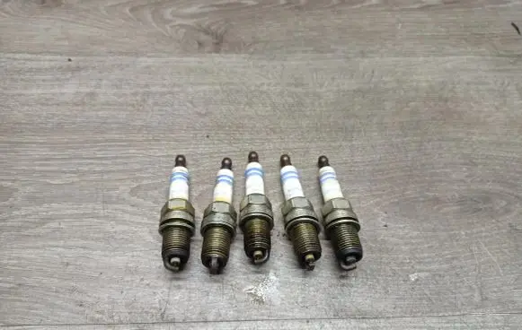 Volvo V70 Spark plug FR7DPP