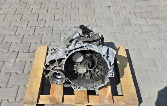 Volkswagen Touran III Manual 6 speed gearbox 070726QFZ