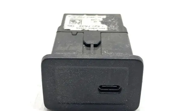 Mercedes-Benz Sprinter W907 W910 USB socket connector 
