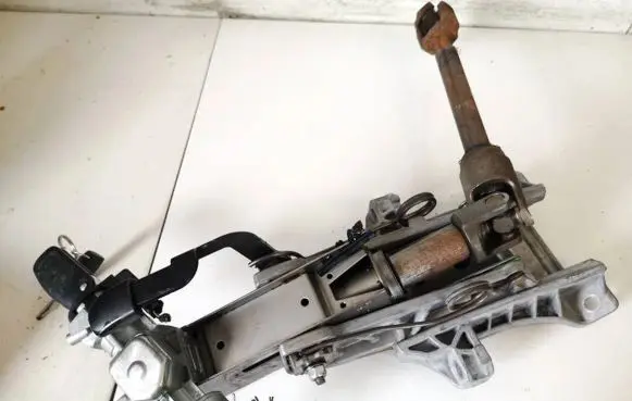 Ford Mondeo MK IV Steering wheel axle 7g9n3c529ae 7g9n-3c529-ae