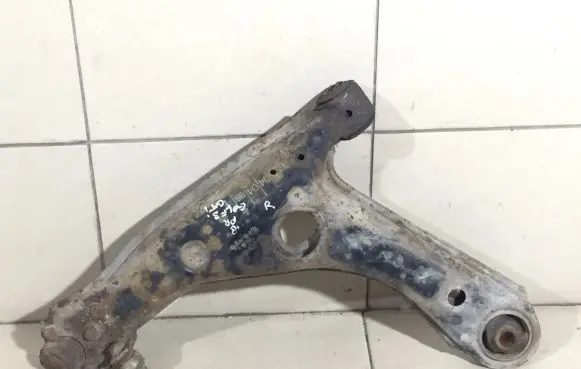Volkswagen Golf III Front lower control arm/wishbone