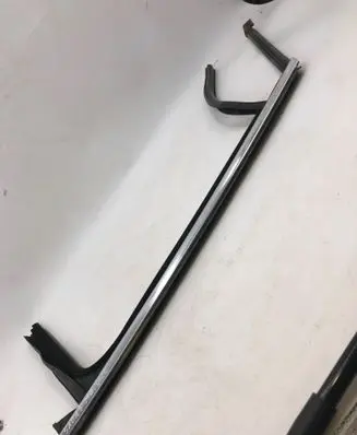 Mercedes-Benz GLC C254 Rubber seal rear door window/glass 