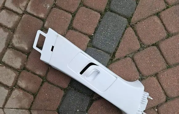 Opel Corsa E (B) pillar trim (top) 13180608