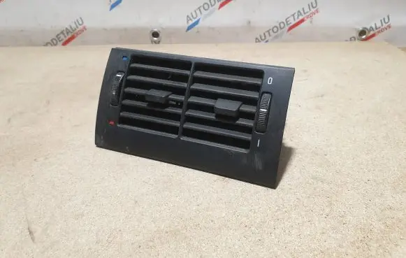 BMW 5 E39 Rear air vent grill 8376150