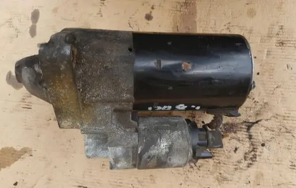 Nissan Juke I F15 Starter motor 233001073R