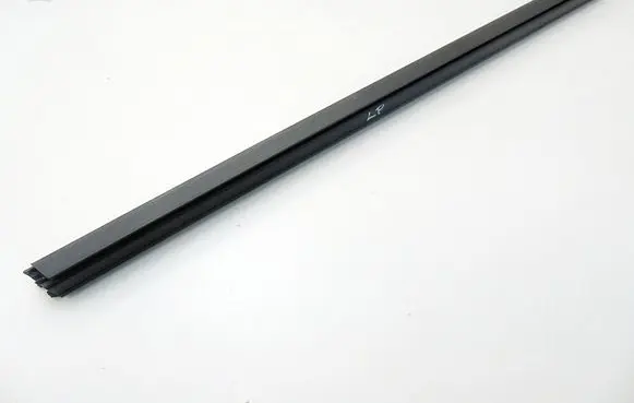 Chrysler Pacifica Rubber seal sliding door window/glass 