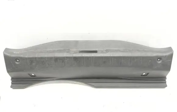 Trunk/boot sill cover protection