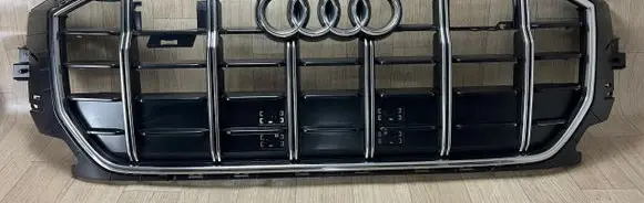 Audi Q8 Front bumper upper radiator grill 4M8853651AT