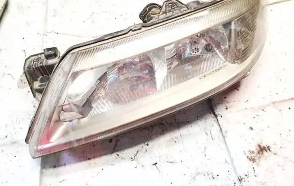 Renault Laguna II Headlight/headlamp 8200002465