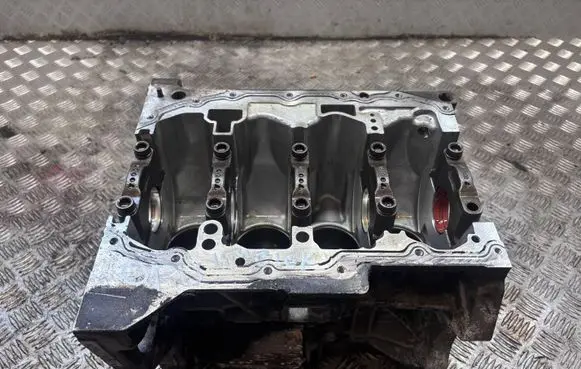 Volkswagen Golf VII Engine block 04E103023DA