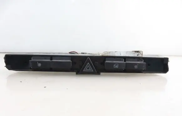 Opel Zafira B Hazard light switch 13100109