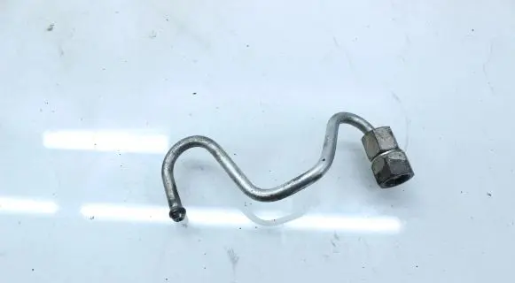 Opel Vivaro Fuel injector supply line/pipe 