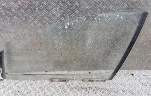 Opel Omega B1 Front door window glass four-door 