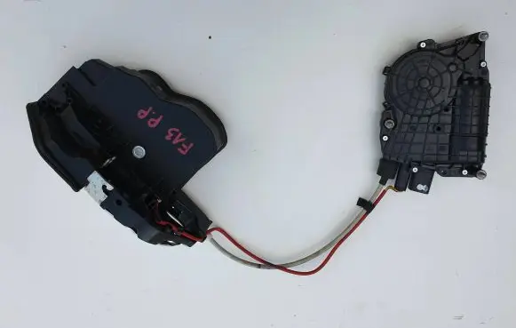 BMW 6 F12 F13 Front door lock 7226200