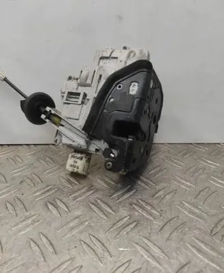 Audi A6 S6 C6 4F Front door lock 4F1837016