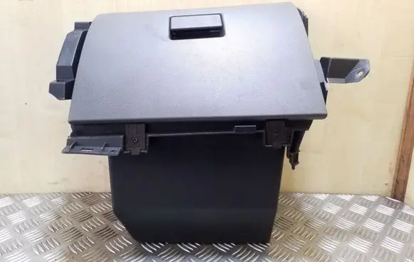 Ford Kuga I Glove box set 