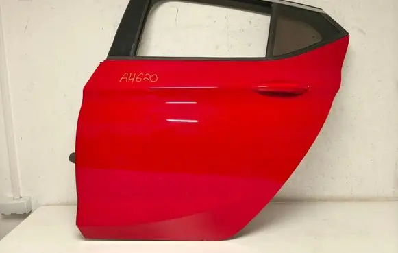 Opel Astra K Rear door