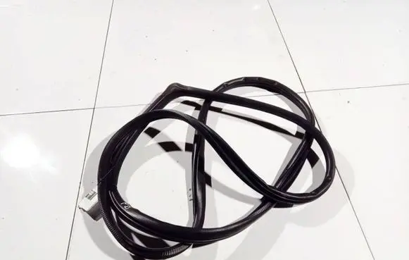 Mazda 6 Rubber seal front coupe door 