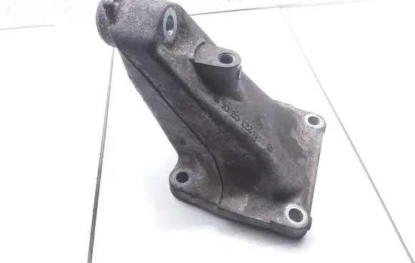 Mercedes-Benz CLK A208 C208 Engine mounting bracket 1112230904