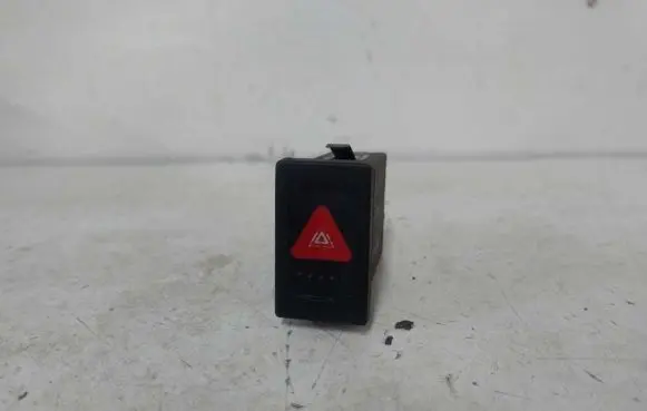 Volkswagen PASSAT B5 Hazard light switch 3B0953235B