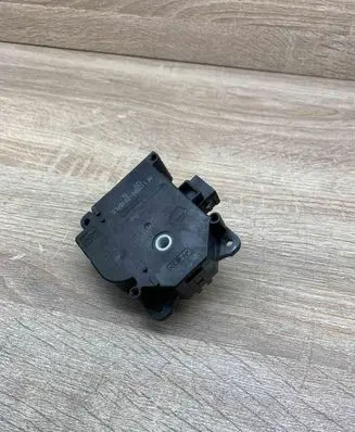 Toyota Avensis T270 Air flap motor/actuator MF1138002810