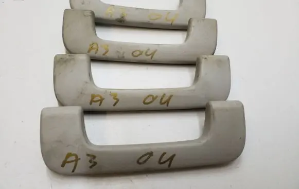 Audi A3 S3 8P A set of handles for the ceiling 8P0857607