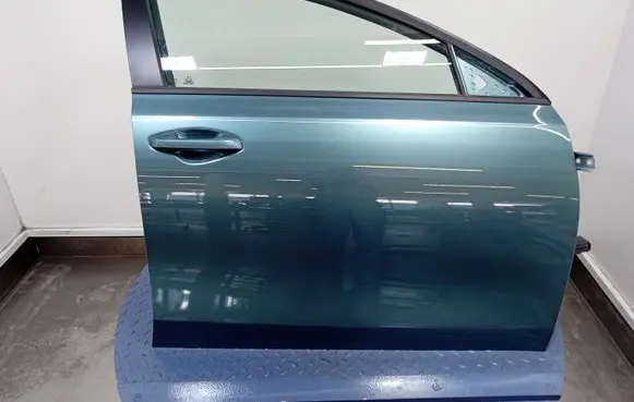 KIA Ceed Front door
