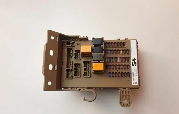 Subaru Forester SK Fuse module 82201SJ400