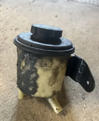 Nissan Almera N16 Power steering fluid tank/reservoir