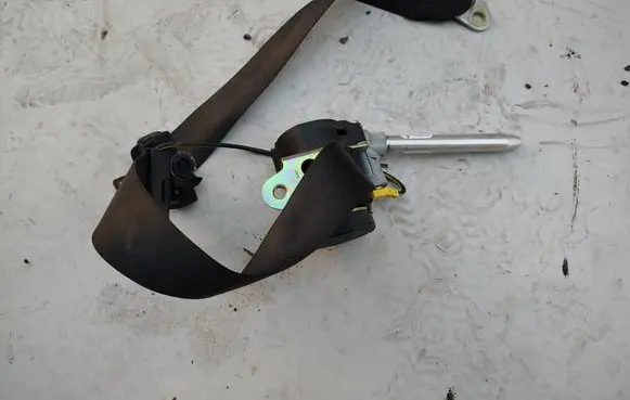 Mercedes-Benz Sprinter W901 W902 W903 W904 Front seatbelt 